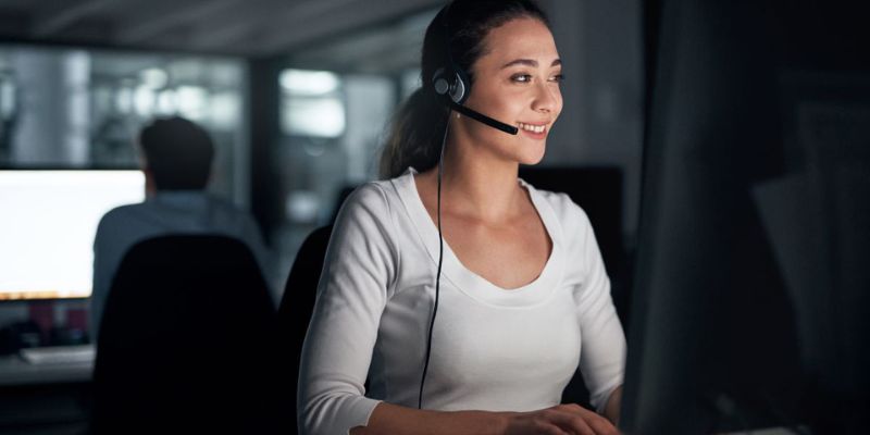 Liên hệ CSKH để được giải đáp mọi khó khăn liên quan đăng nhập Mayclub