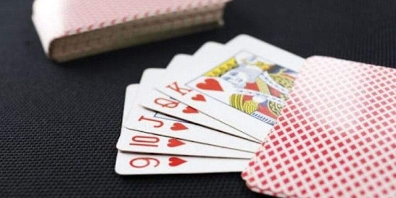 Tú Lơ Khơ có luật chơi khá đơn giản Tú Lơ Khơ có luật chơi khá đơn giản
